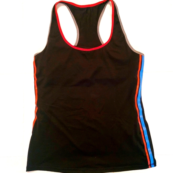 Built-in bra tank top - Picture 2 of 3